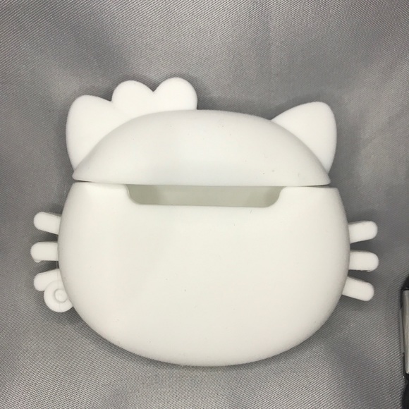 Cute Kitty Cat Rubber Silicone AirPods 1/2 Pro Series Holder - Picture 3 of 5
